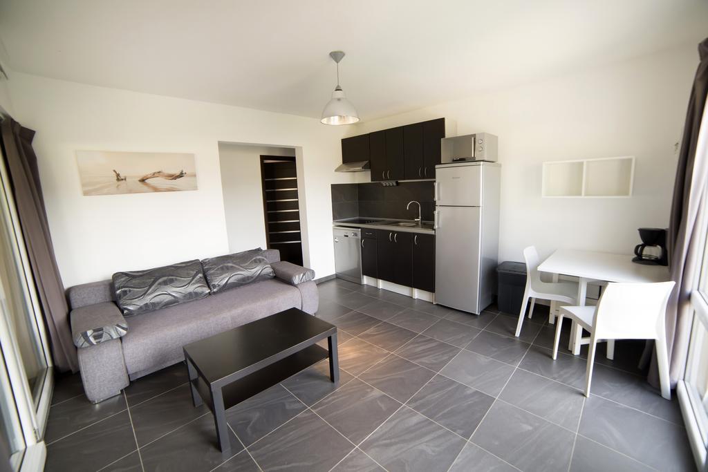Marina Di Favona Hotell Favone Exteriör bild